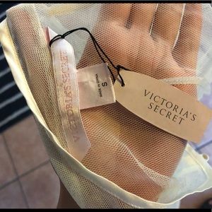 Victoria's Secret Tops - Victoria’s Secret sheer top 💋 Victoria's Secret Tops - Victoria’s Secret sheer top 💋